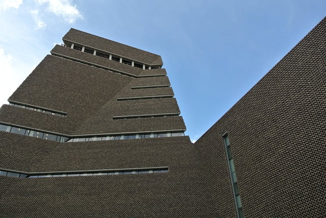 Tate Modern outside views Image by 3157171 from Pixabay