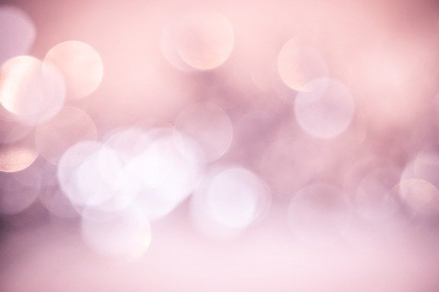 Pink bokeh by pixabay user kytalpa