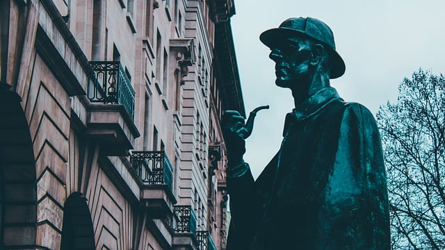 Sherlock Holmes in London, England by pixabay user ericmv