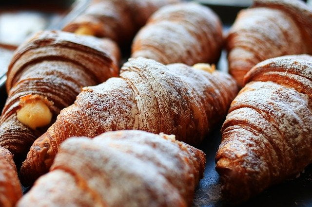 Bread croissant Image by 현국 신 from Pixabay 