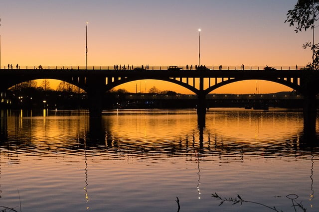 Austin sunset views of the bridge Image by Kate Baucherel from Pixabay 
