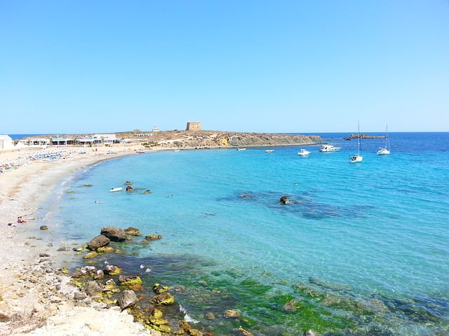 Beach views Tabarca Island in Spain Image by Orsi Oletics Herczog from Pixabay 