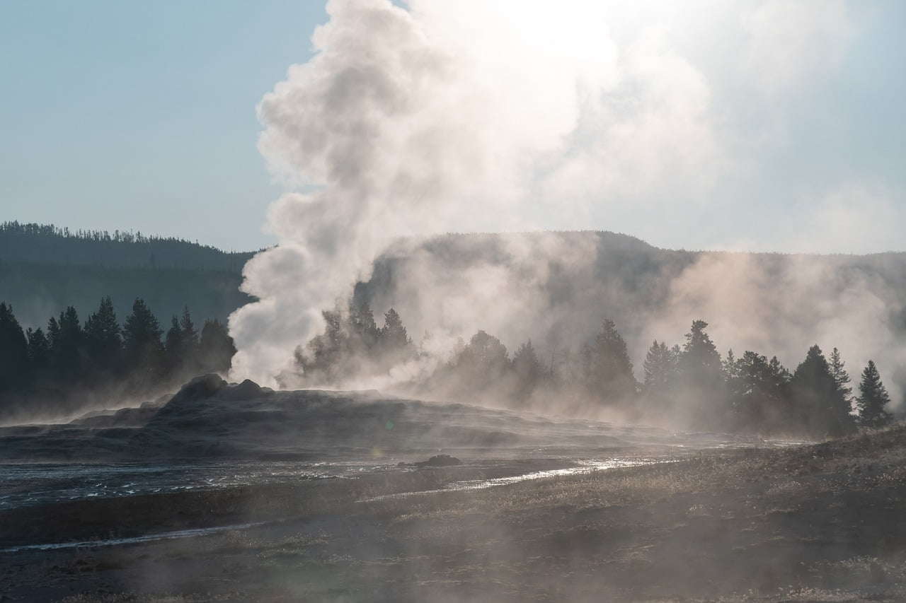 Yellowstone National Park geyser by pixabay user Gruendercoach